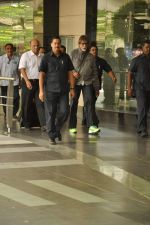 Amitabh Bachchan snapped in Mumbai Airport on 13th Sept 2012 (2).JPG